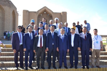 Republican public headquarters of Kassym-Zhomart Tokayev visited the mausoleum of Khoja Ahmed Yasavi