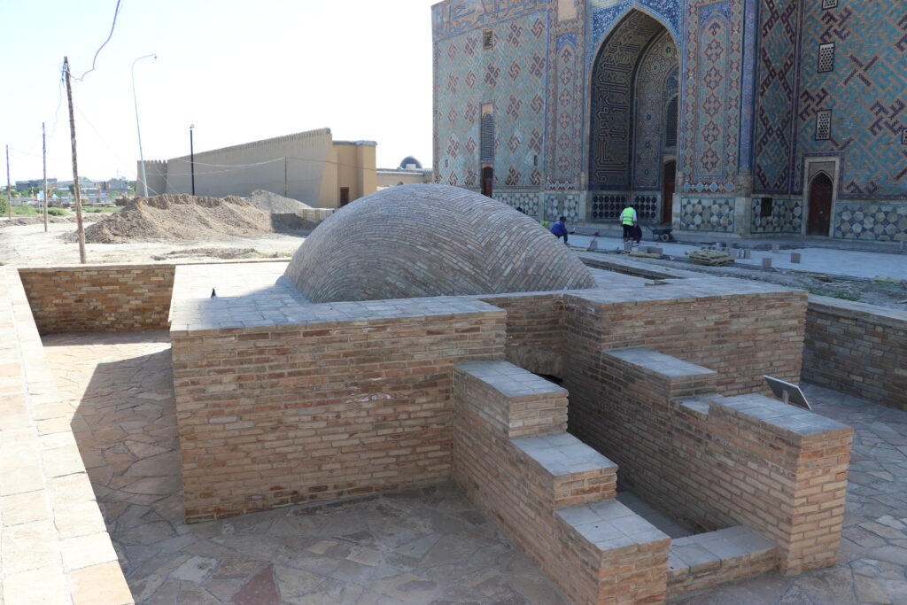 Помпалық порно бар секс-машина