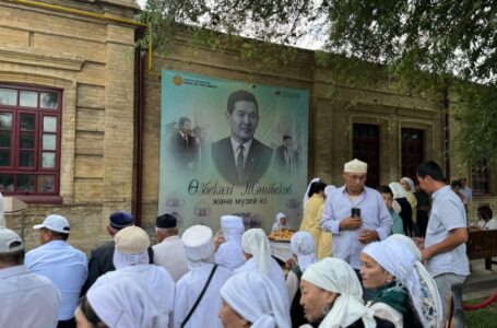 UZBEKALI ZHANIBEKOV AND THE MUSEUM WORK