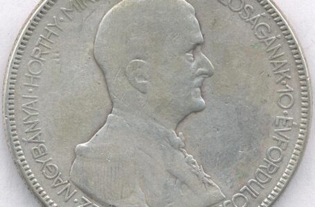 Silver coin with the image of Miklos Horthy from the Museum Fund