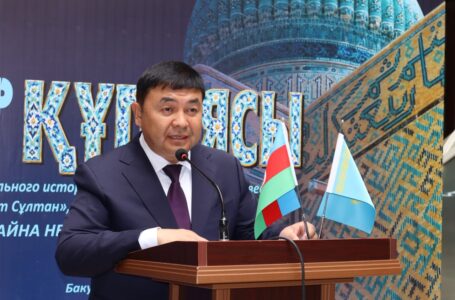 В Баку открылась международная выставка «Тайна голубого купола»