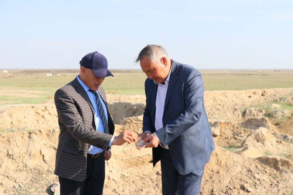 Желіде түкті миджеттері бар жеке үй әуесқойлық порносын қараңыз