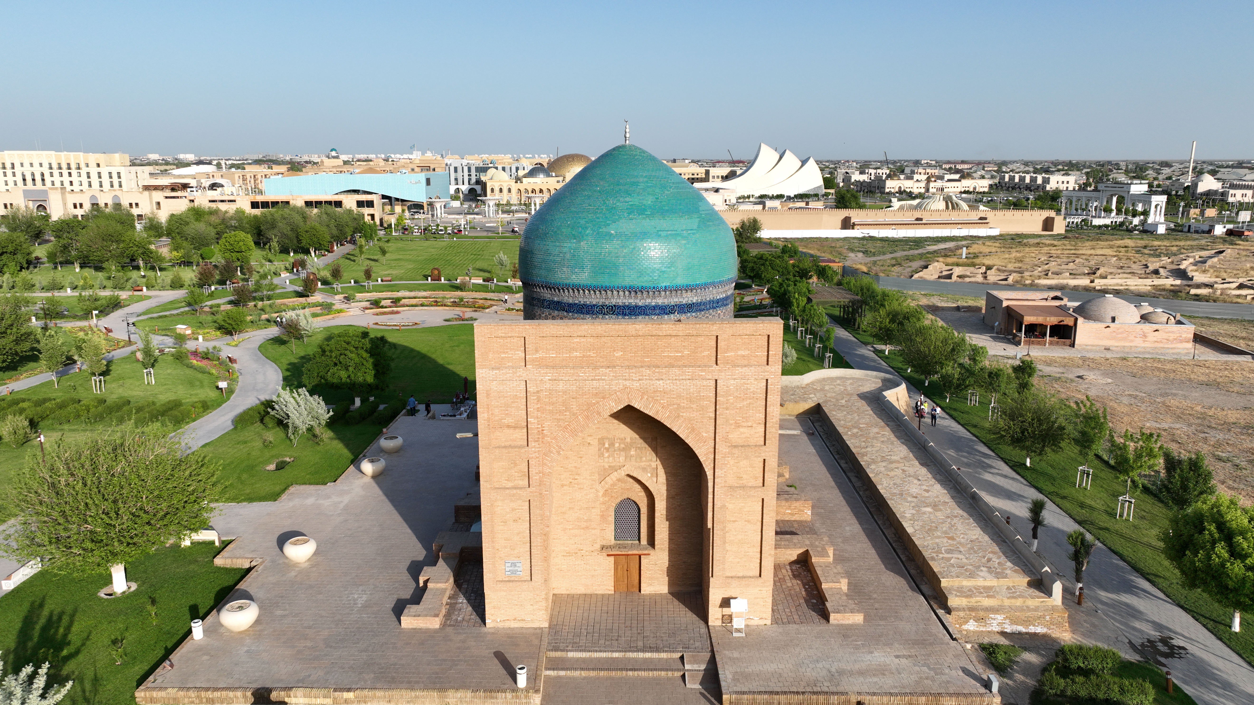 Әйелдерге ренжіту