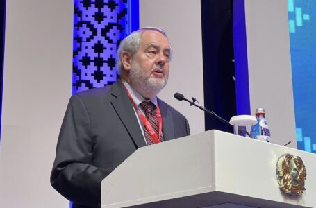 («Қазақстан мен Орталық Азиядағы ислам және Йасауийаның мәдени тарихы» атты кітаптың кіріспесі. Проф. Девин ДиУис